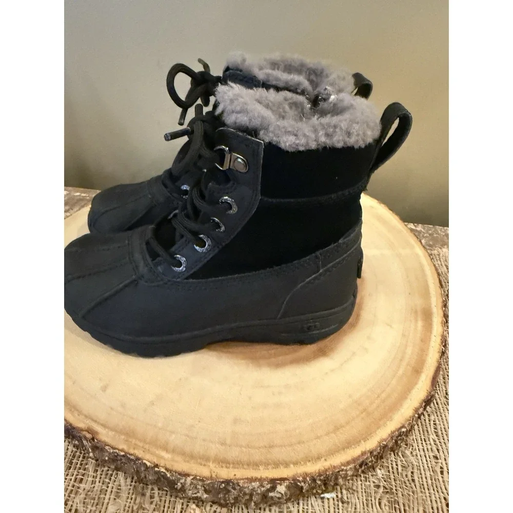 N/A ugg kids